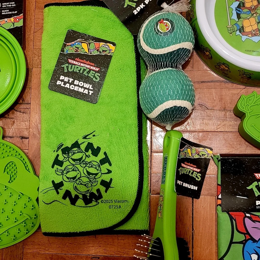 TMNT dog Pet Accessories Bowl Seatbelt Balls Lick Mat Brush Green